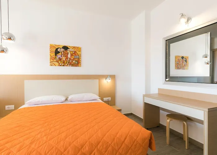 Ekaterini Aparthotel 3*