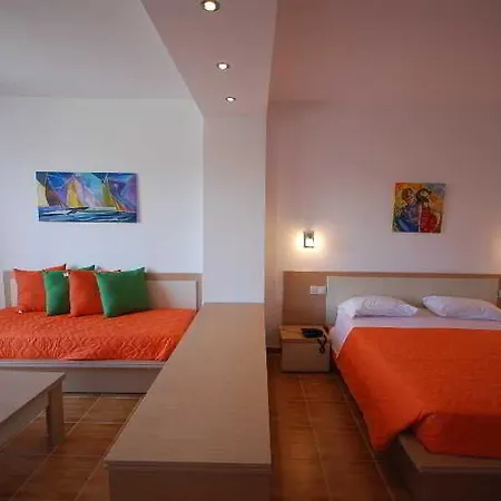 Ekaterini Aparthotel 3*